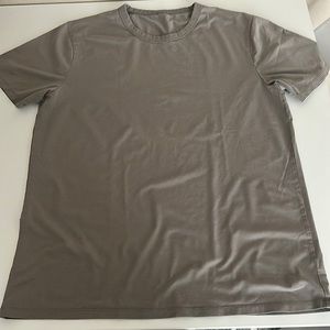 Men’s short sleeve tshirt size size lrg